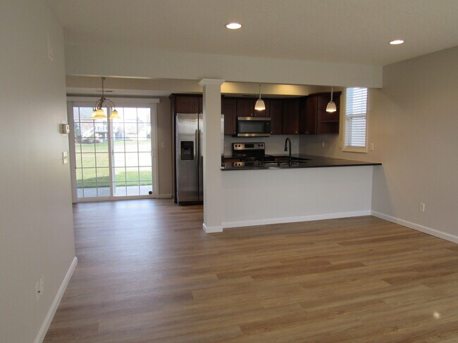 Building Photo - 5950 Valley Dr