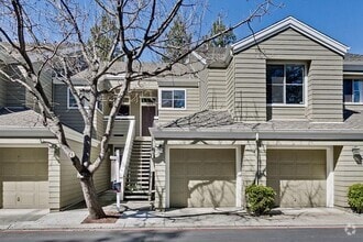 Building Photo - 1823 Parkview Green Circle