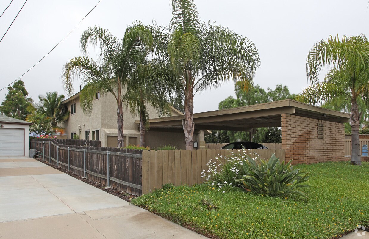 Building Photo - Wellington Townhomes