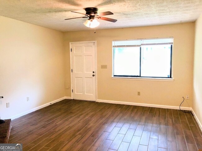 Foto del edificio - 408 Lexington Heights