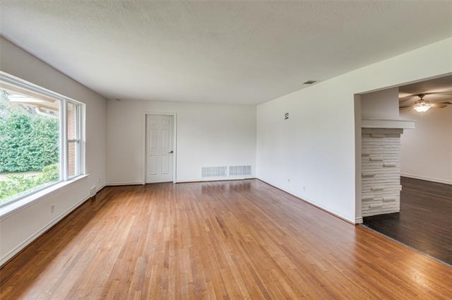 Foto del edificio - 6815 Azalea Ln