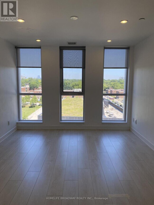 Photo du bâtiment - 170 Sumach St