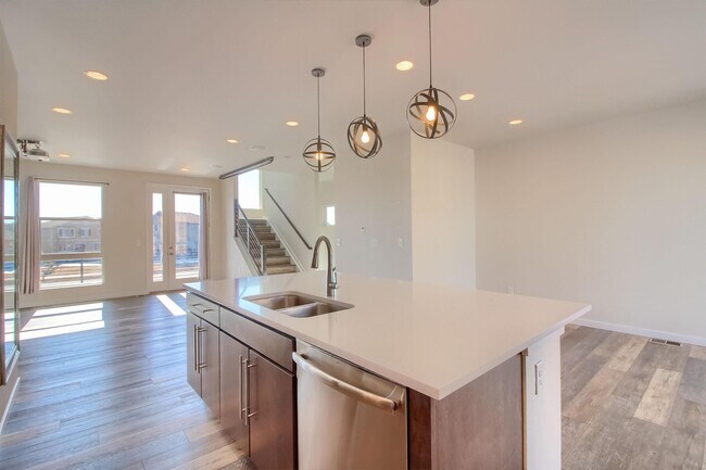 Building Photo - 15862 E Broncos Pl