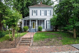 Building Photo - 926 Rose Park