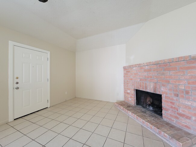 Foto del edificio - 10059 Emerald Creek Dr