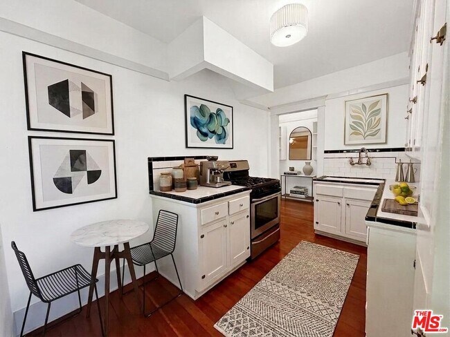 Foto del edificio - 1112 1/2 Echo Park Ave