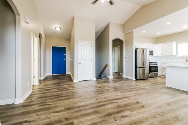 Building Photo - 8818 Jefferson Dr