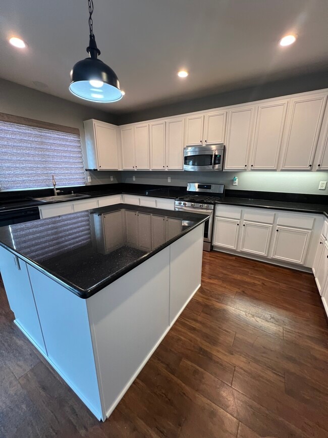 Building Photo - 12933 La Costa Ct