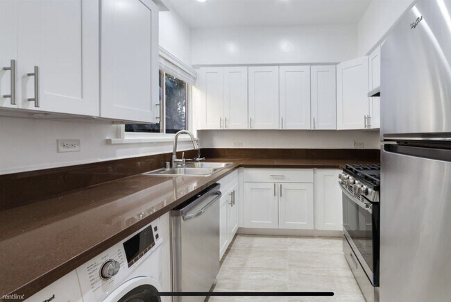 Foto del edificio - 2 br, 1.5 bath 4plex - 934 North Ogden Drive