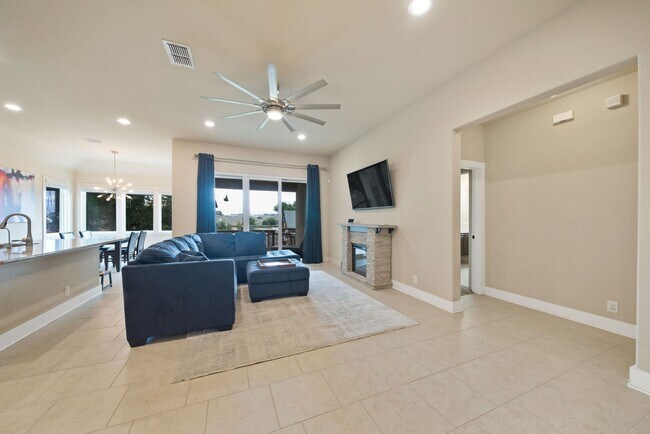 Foto del edificio - 3 Bedroom/2 Bath Westpoint East