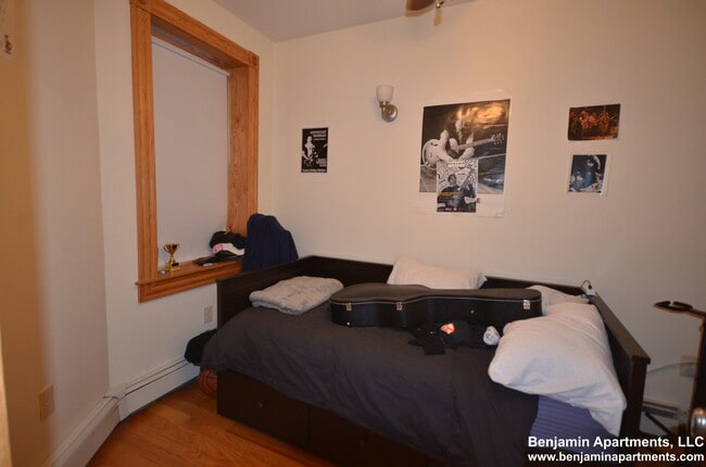 Foto del edificio - 16 S Russell St