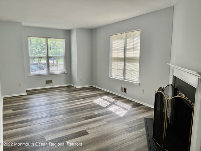Building Photo - 46 Atrium Way