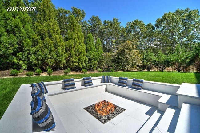 Foto del edificio - 1 Southampton Hills Ct