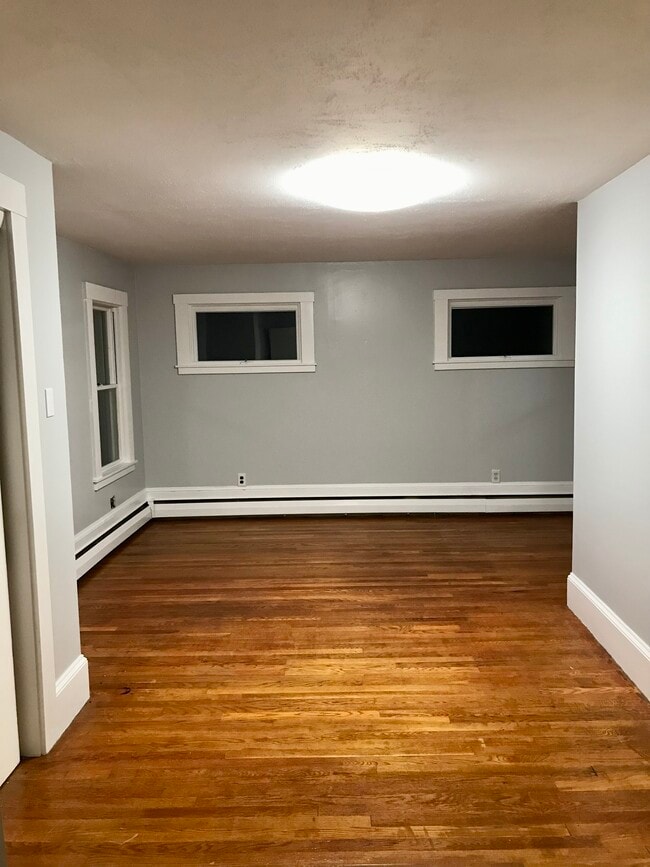 Building Photo - 462 Gleasondale Rd
