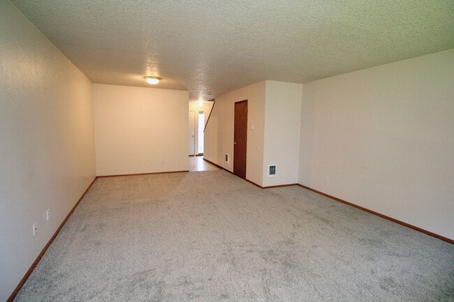 Building Photo - 470-470 W Gloucester St