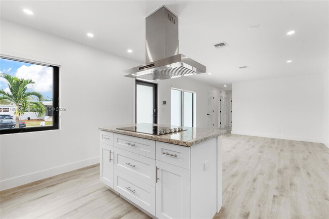 Building Photo - 8550 SW 28th St