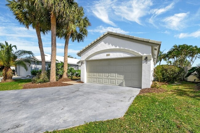 Photo - 215 NW 40th Ave House