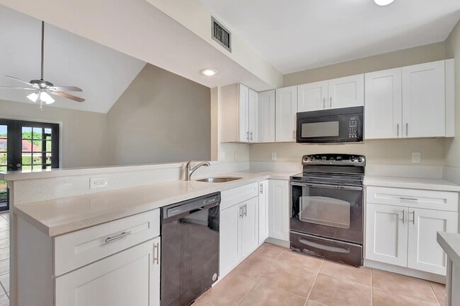 Building Photo - 10321 Hidden Springs Ct