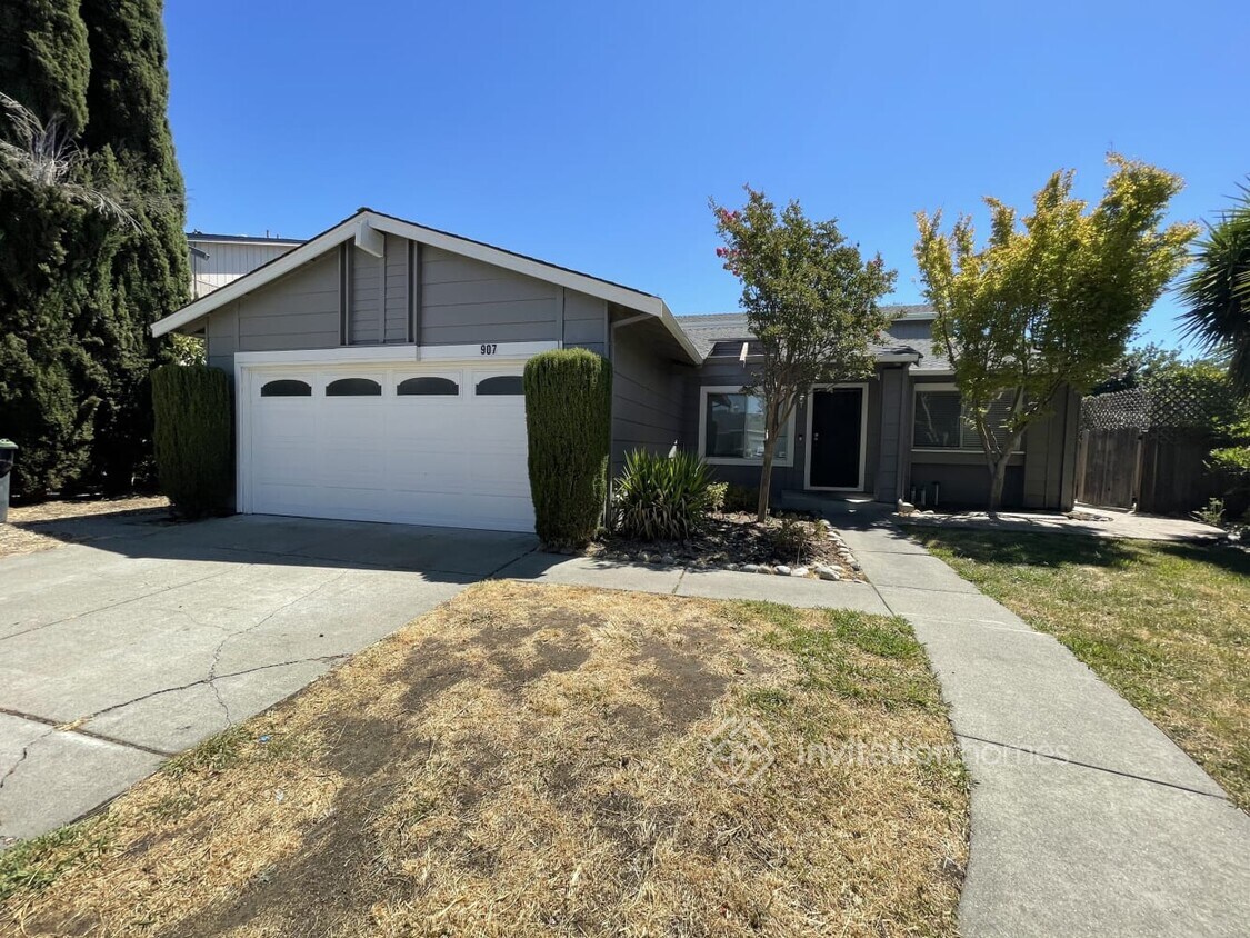 Foto principal - 907 Whitney Ave