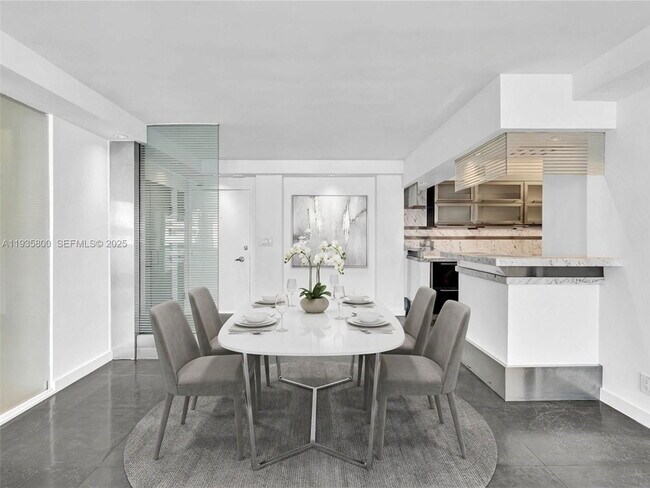 Building Photo - 6770 Indian Creek Dr