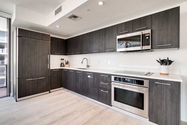 Foto del edificio - 45 SW 9th St