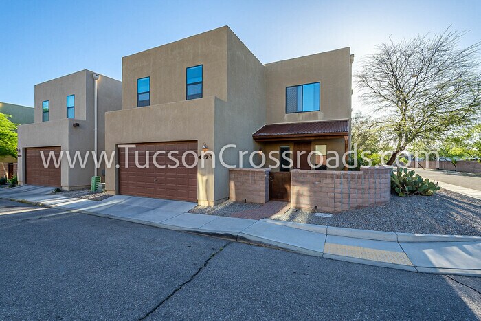 Foto principal - Modern Home close to the U of A