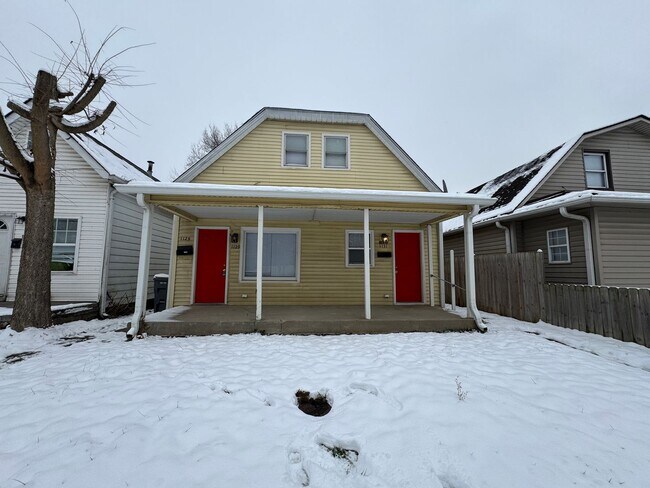 Foto del edificio - 1129-1131 S Sheffield Avenue