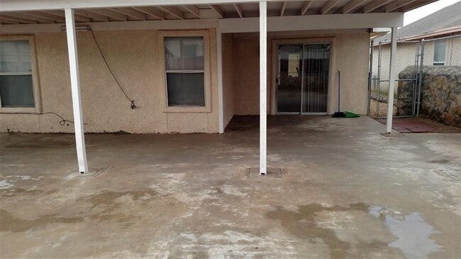 Building Photo - 11832 Balladeer Ave