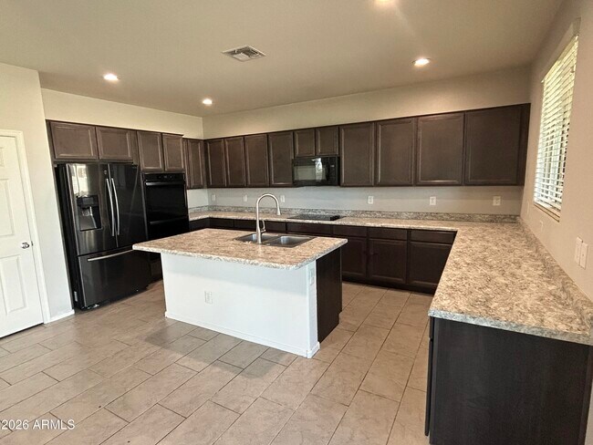 Building Photo - 17922 W Tina Ln