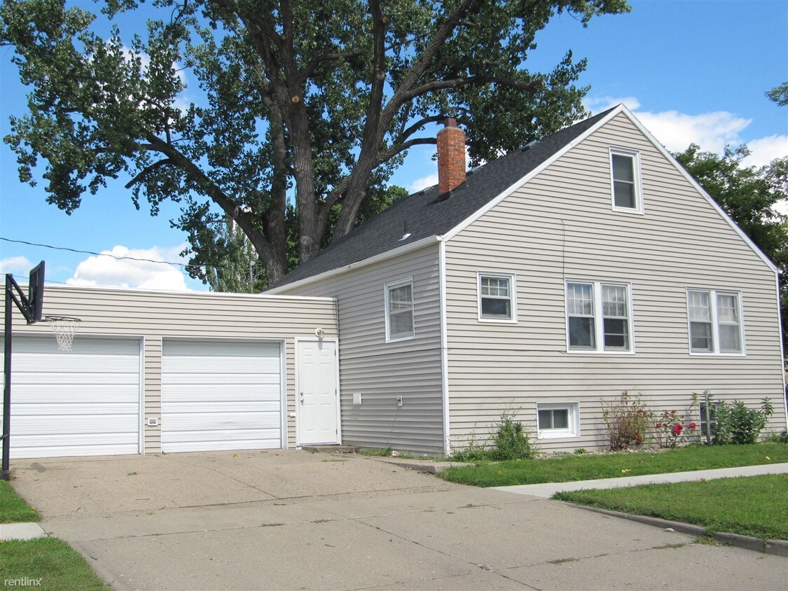 Primary Photo - 700 N 20th St