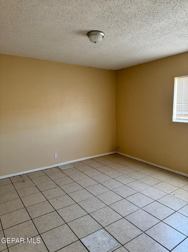 Foto del edificio - 4703 Moonlight Ave