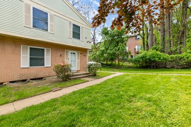 Foto del edificio - 43 Woodenbridge Ct