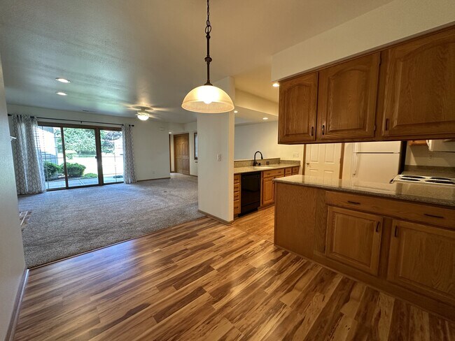 Foto del edificio - 2230 Circle Ridge Rd