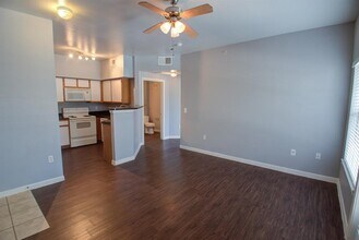 Building Photo - 2320 Gracy Farms Ln