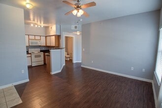 Building Photo - 2320 Gracy Farms Ln