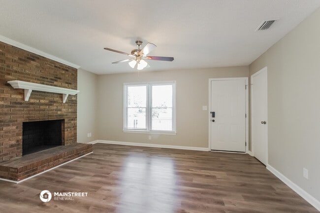Building Photo - 611 Winding Way Dr