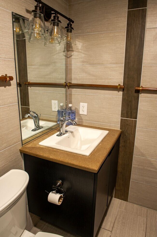 Foto del edificio - 204 N Walnut St