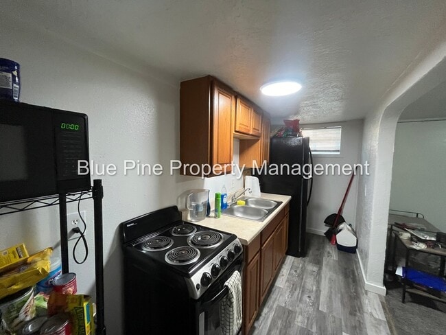 Building Photo - 461 1/2 I Street