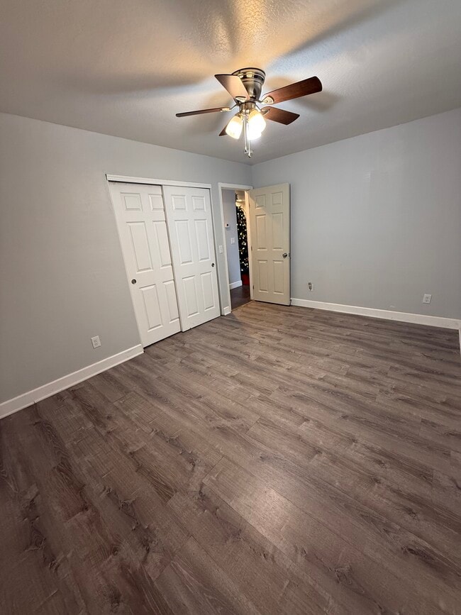 Foto del edificio - 2517 W Fremont Dr