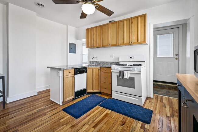 Building Photo - 600 N Linwood Ave