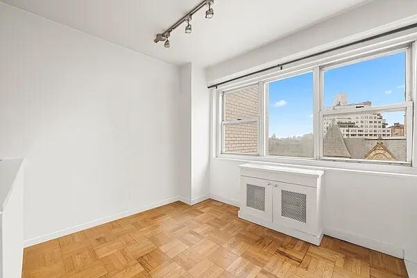 Foto del edificio - 69 W 9th St