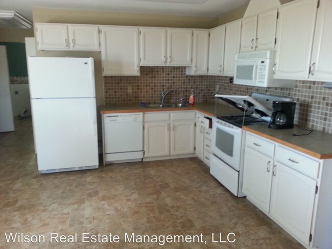 Building Photo - 3 br, 1.5 bath House - 400 ORCHARDVALE ROAD