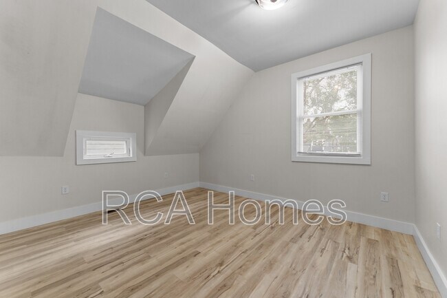 Building Photo - 37 N Walcott St