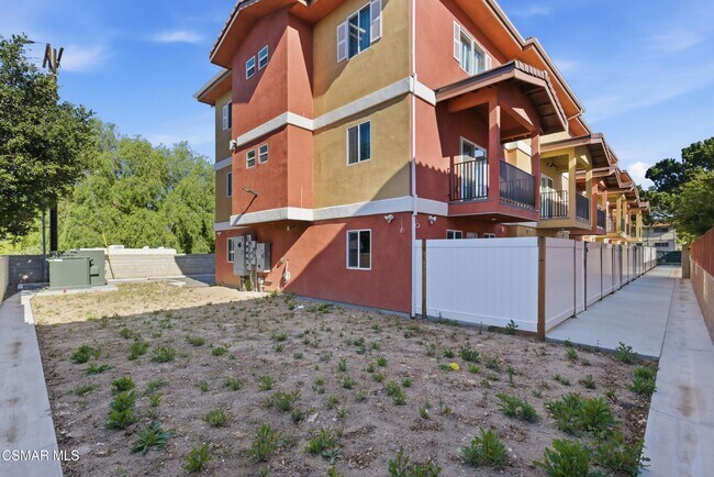 Foto del edificio - 1740 Patricia Ave
