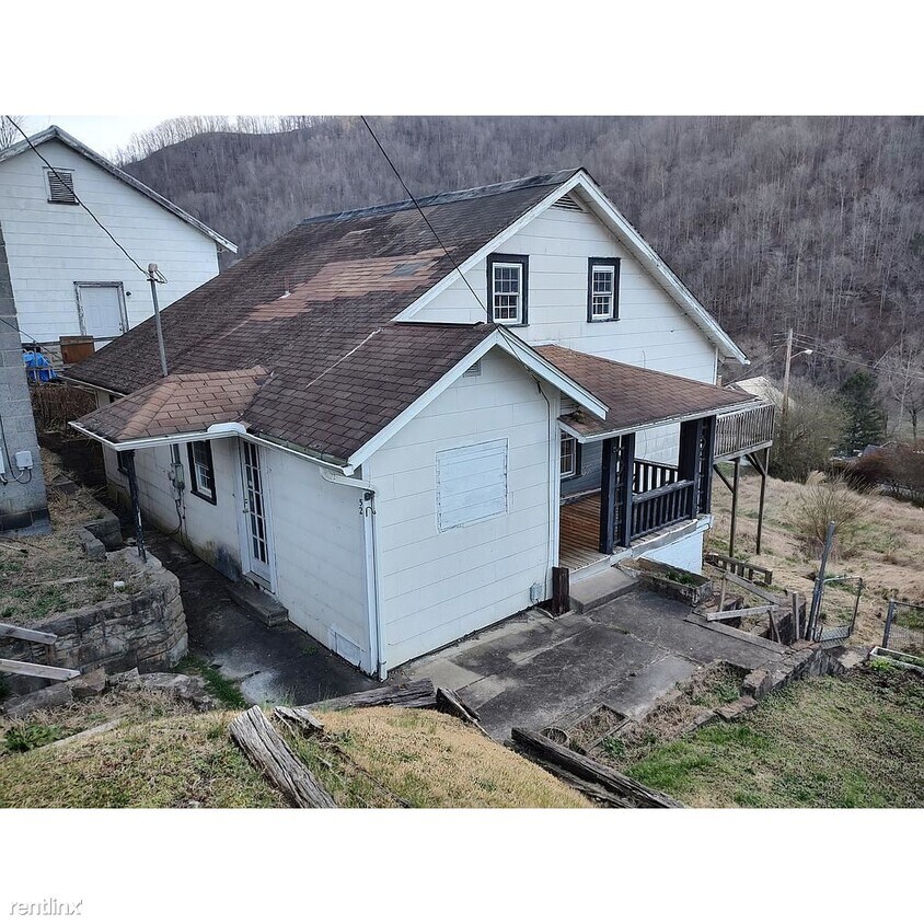 Primary Photo - 3 br, 1 bath House - 52 Front Street