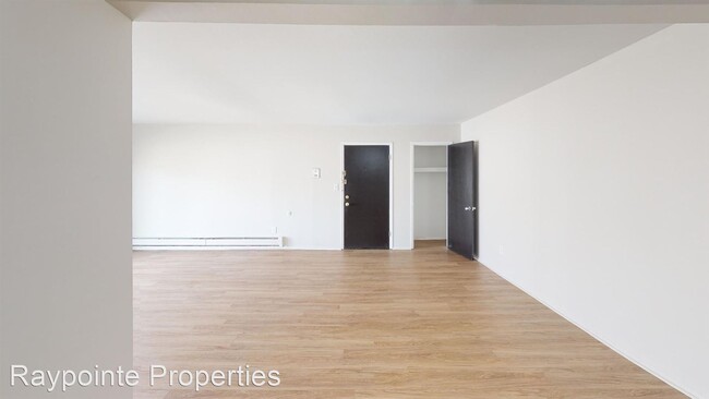 Foto del edificio - 2 br, 1 bath Apartment - 3210 Greenfield Rd