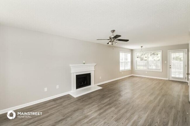 Building Photo - 135 Pond Ct, Atlanta, GA 30349