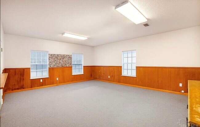 Foto del edificio - 1911 Tillman Ln