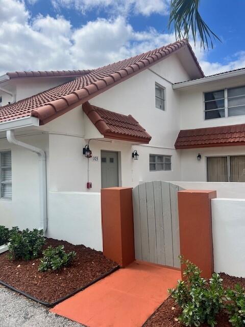 Foto principal - 3200 Coral Springs Dr