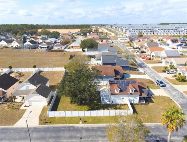 Foto del edificio - 3607 Minute Maid Ramp Rd 1